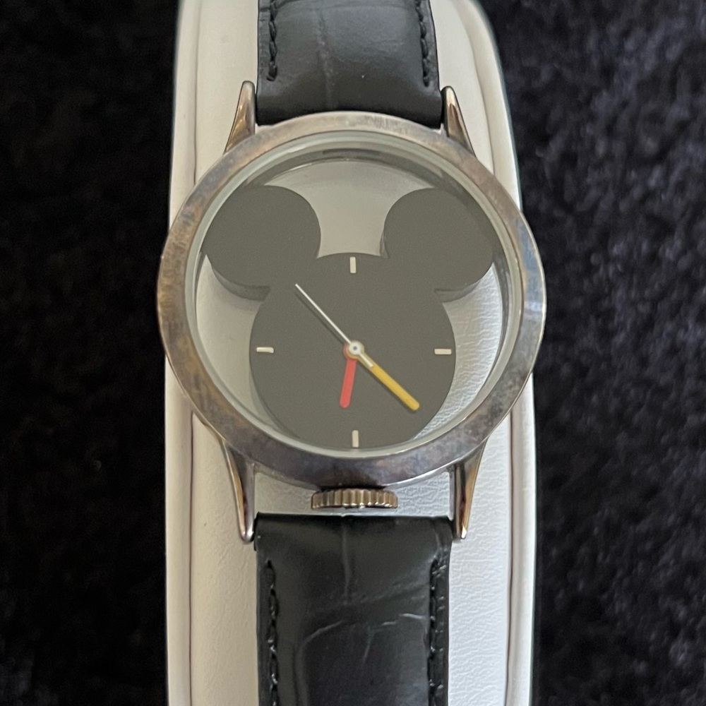 ⌚️Disney Mickey Mouse Silhouette Quartz Watch – Black Leather Band